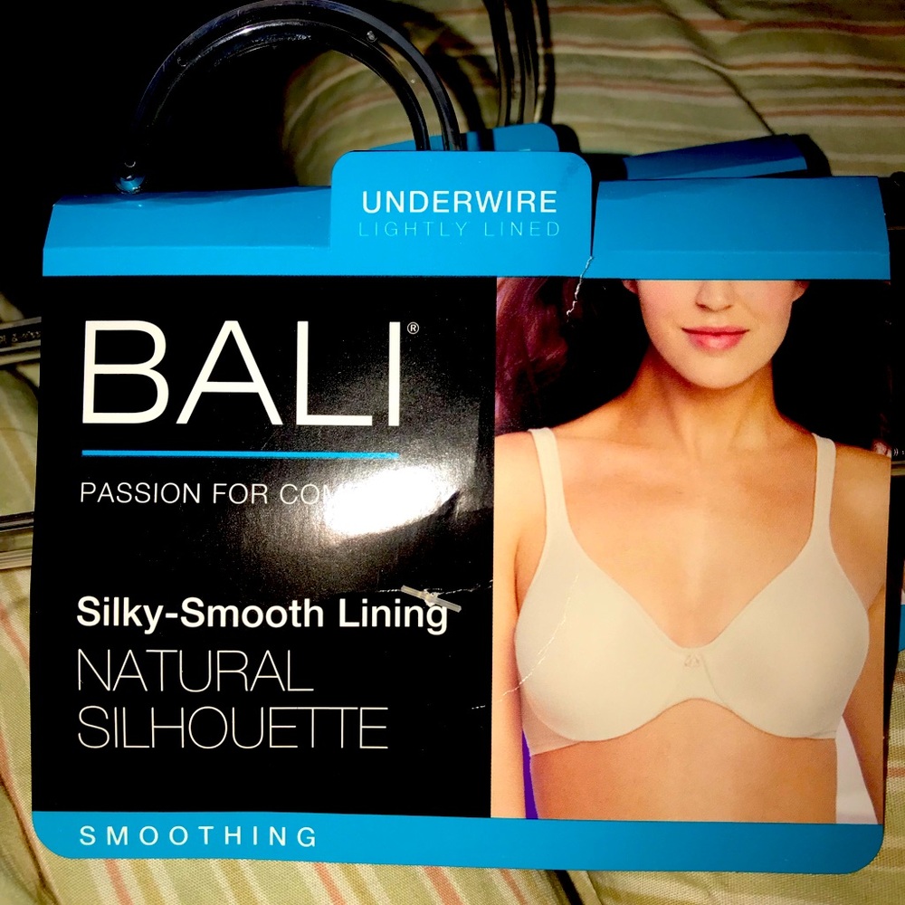 NWT Bali Smoothing underwire bra 40D Beige, Black, and Pink. Buy 1 get 3.